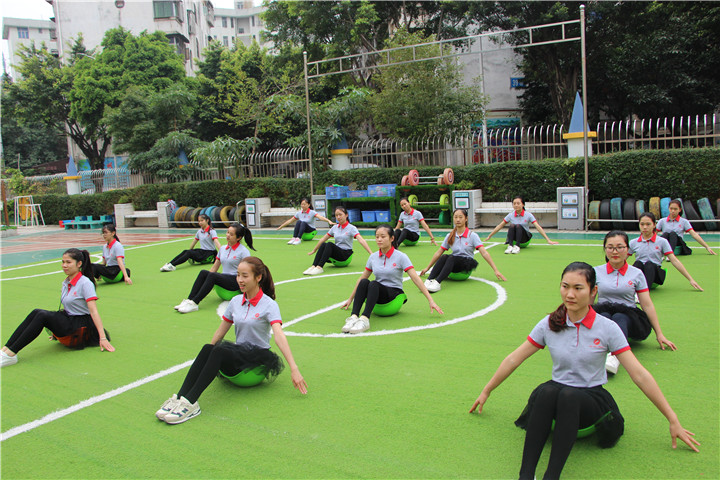 遠(yuǎn)恒佳花園幼兒園幼兒器械操創(chuàng)編交流活動(dòng)